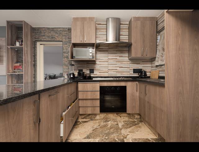 1 BEDROOM TOWNHOUSE FOR SALE IN ALAN MANOR